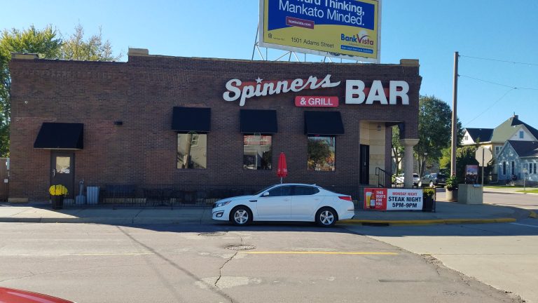 Spinners Bar