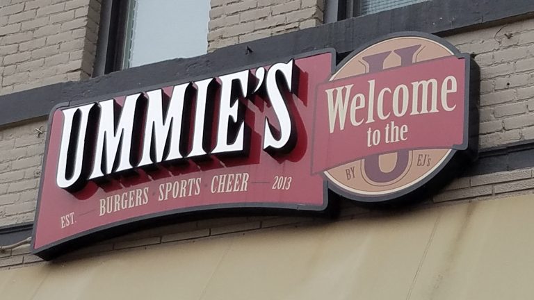 Ummies Bar & Grill