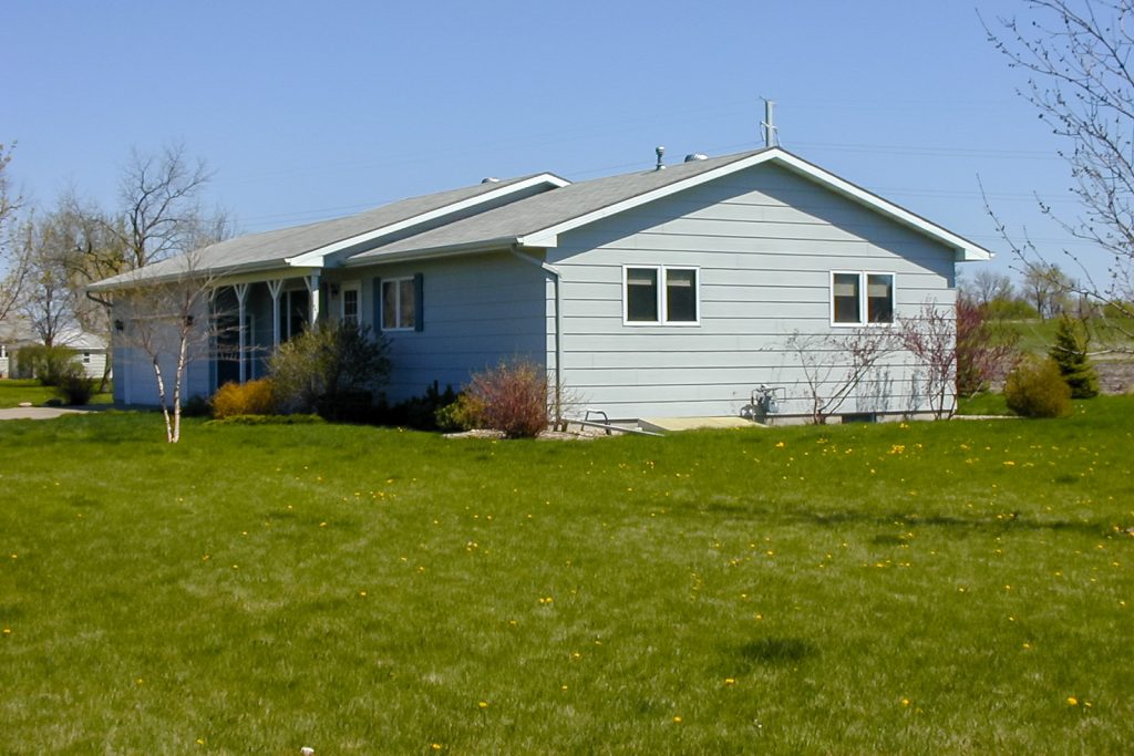 Photo by Rick Pepper - Mankato, MN - April 28, 2000 Kozitza's house, looking northeast.