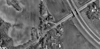 Photo courtesy of the City of Mankato - Mankato, MN - Ivy Lane satellite image prior to 2000. The top of the image is due north and the future Victory Drive bridge will be at the bottom center of this image. Today's remnant of Thompson Ravine Road is on the left.